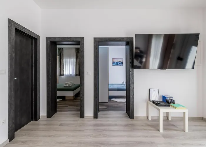 Luxury Mir By Interhome Apartamento Čelina