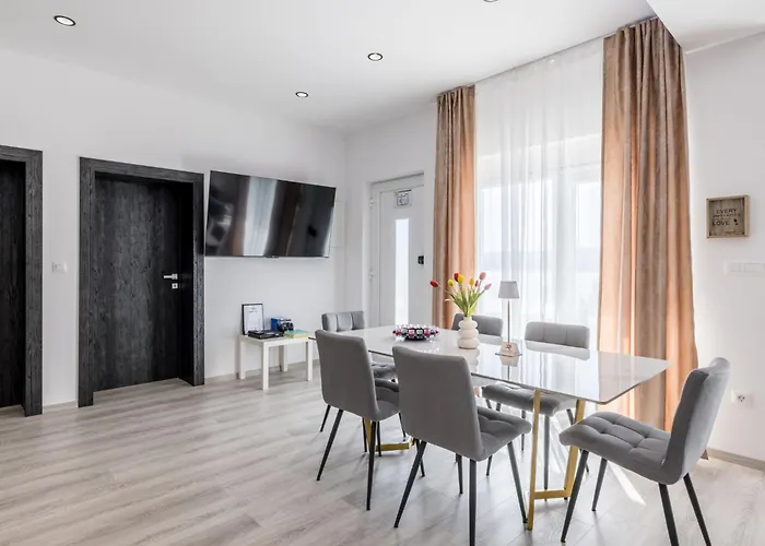 Apartamento Luxury Mir By Interhome *