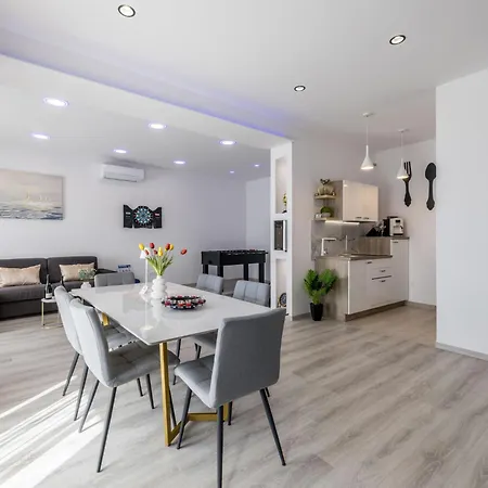 Apartman Luxury Mir By Interhome