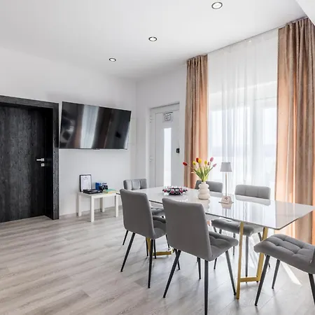 Apartman Luxury Mir By Interhome *